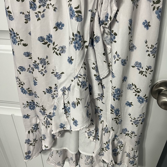 EUC Hollister Dress - Picture 3 of 5